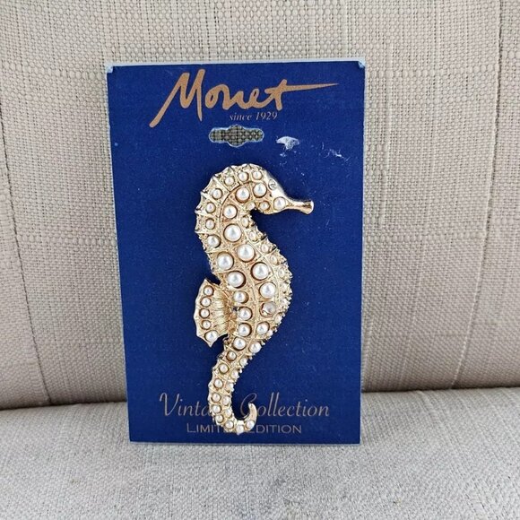 Monet SEA HORSE Pin Gold Gold Fashion Jewelry Vintage Collection Limited Edition - Picture 1 of 12